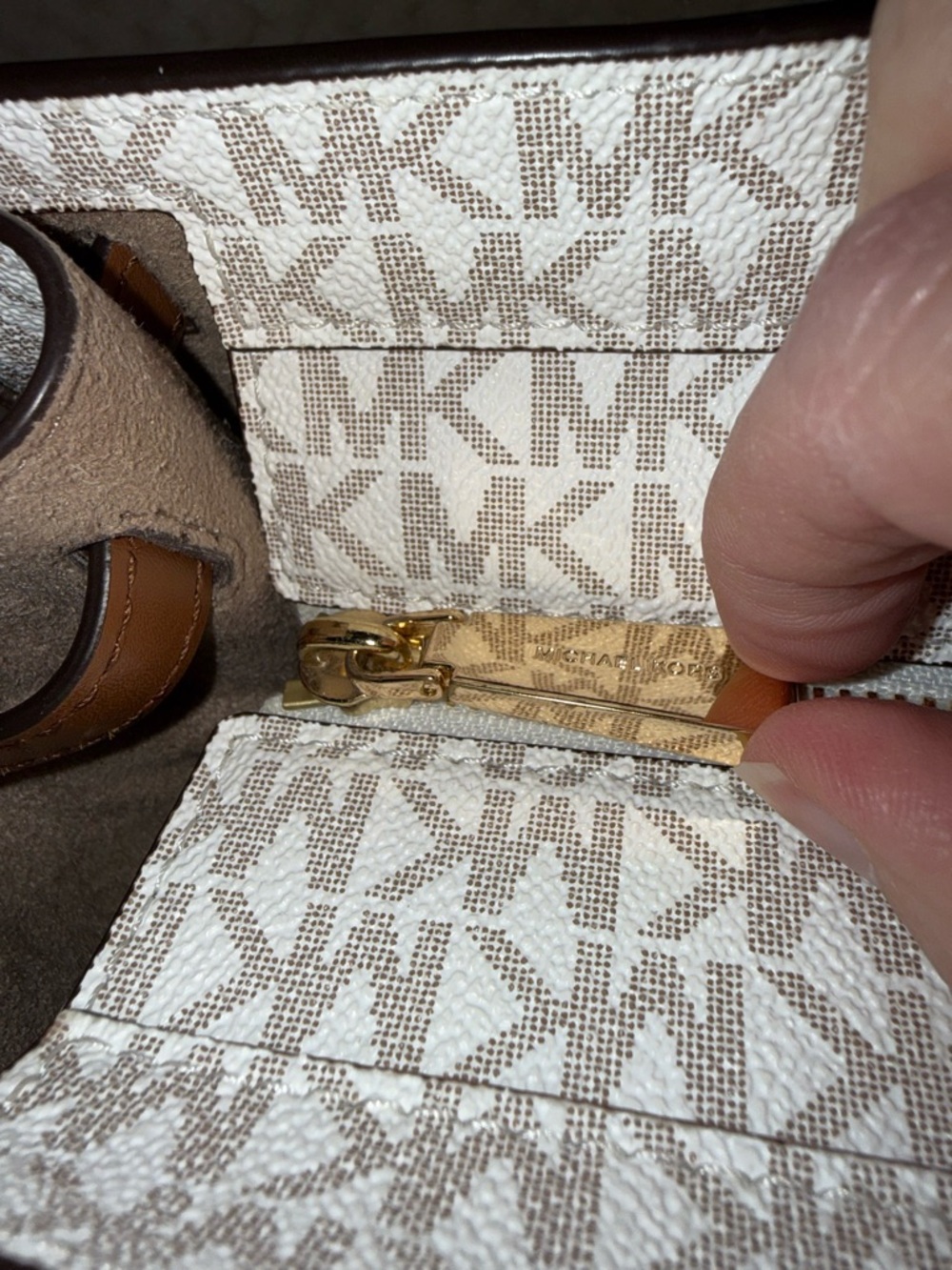 Michael Kors White, Pink & Brown Nouveau Hamilton Purse - Picture 8 of 11